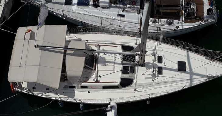 Rent a sailboat in Gandia - Beneteau Oceanis 390