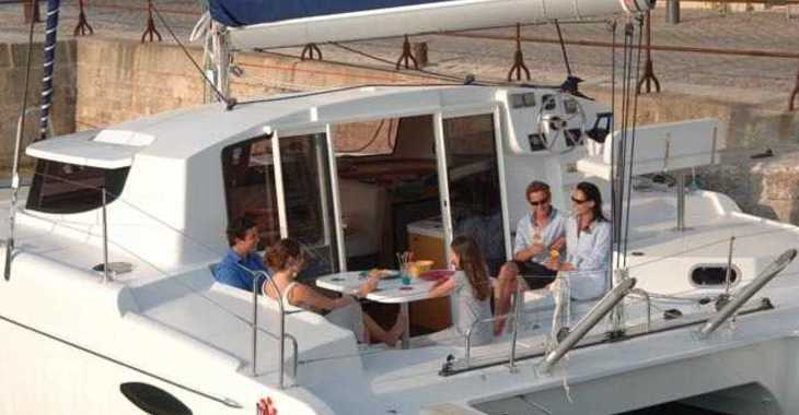 Rent a catamaran in Vilanova i la Geltru - Fountaine Pajot Mahé 36