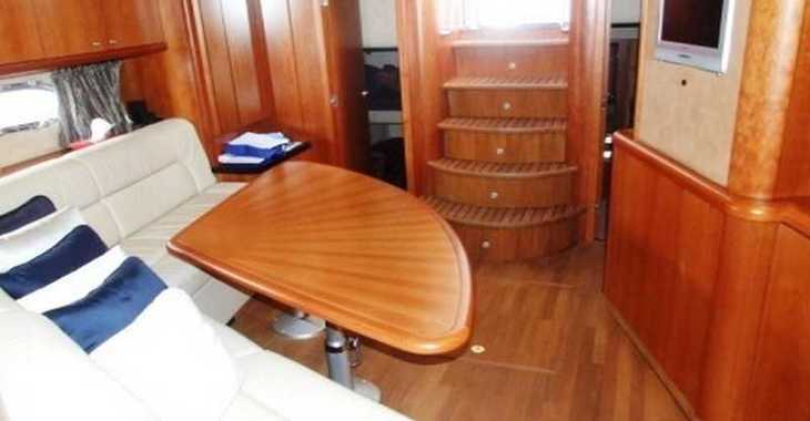 Rent a yacht in Club de Mar - Sunseeker Portofino 53