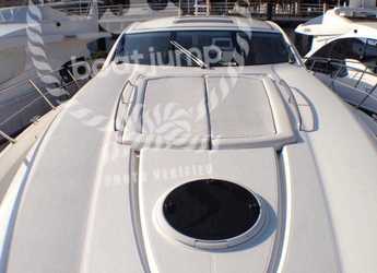 Chartern Sie yacht in Marina Ibiza - Sunseeker Predator 62