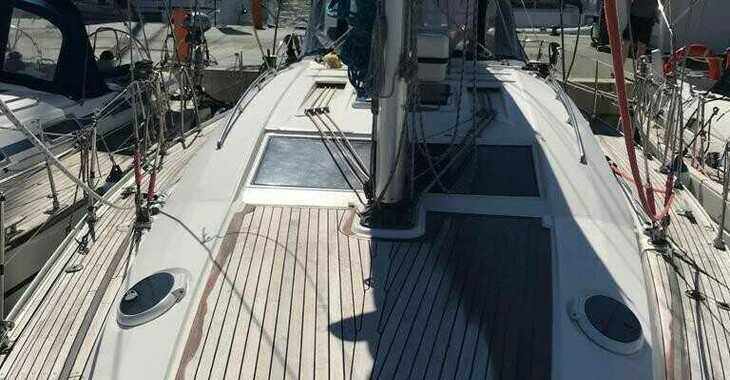Rent a sailboat in Marina del Sur. Puerto de Las Galletas - Elan 434 Impression