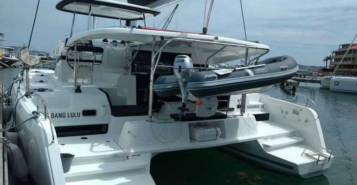 Rent a catamaran in Maya Cove, Hodges Creek Marina - Lagoon 42