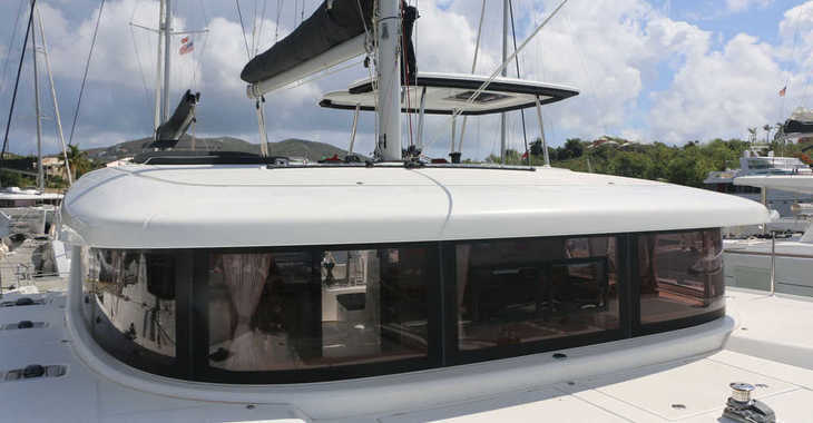 Rent a catamaran in Maya Cove, Hodges Creek Marina - Lagoon 42