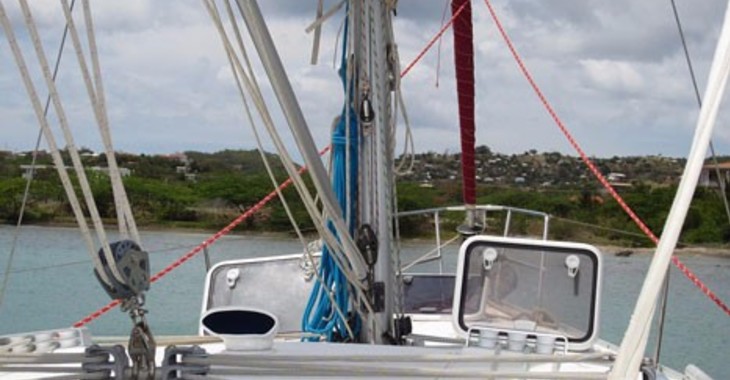Chartern Sie segelboot in True Blue Bay Marina - Oceanis 373
