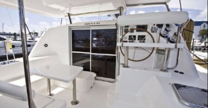 Louer catamaran à moteur à True Blue Bay Marina - Leopard 38