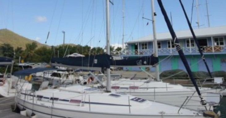Rent a sailboat in Blue Lagoon - Bavaria 36
