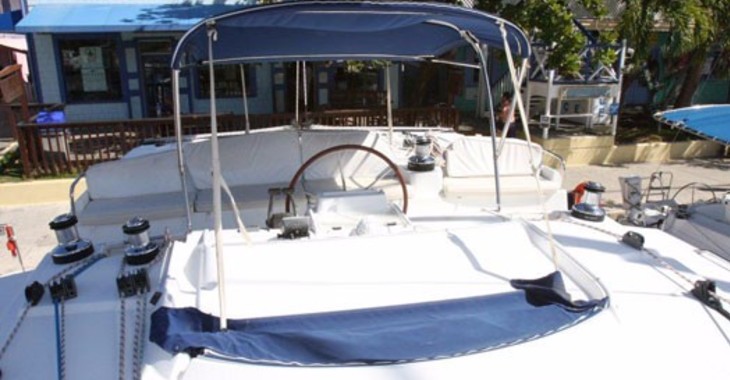 Rent a catamaran in Blue Lagoon - Lagoon 440
