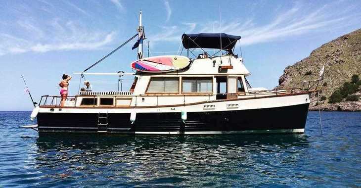 Rent a motorboat in Port de Soller - GRAND BANKS 42 CLASSIC 