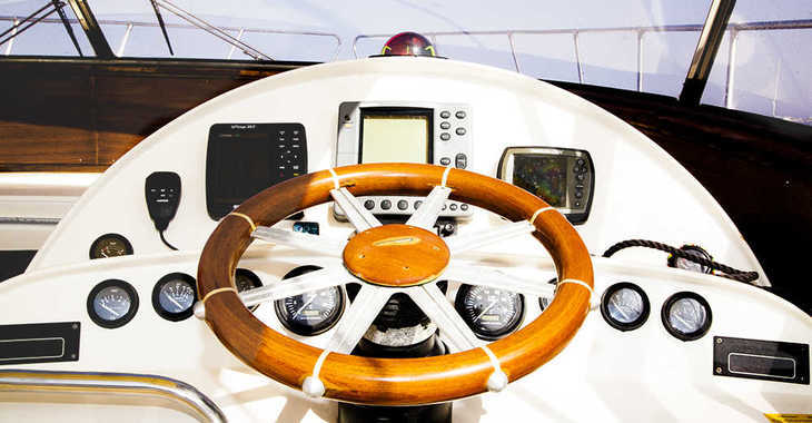 Chartern Sie segelboot in Marina Botafoch - Patrone Moreno 42