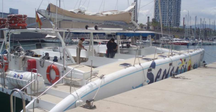 Alquilar catamarán en Port Olimpic de Barcelona - Catamarán vela 80