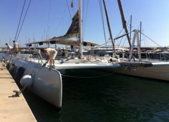 Alquilar catamarán en Port Olimpic de Barcelona - CATAMARANES VELA 