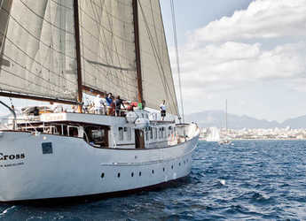 Noleggiare sailboat in Port Olimpic de Barcelona - Vela Clásico 35m "Southern cross"
