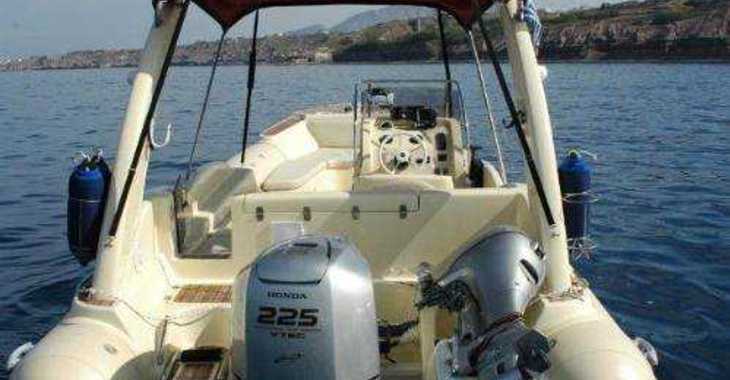 Rent a motorboat in Vlychada Marina - SP/B Explorer Elite