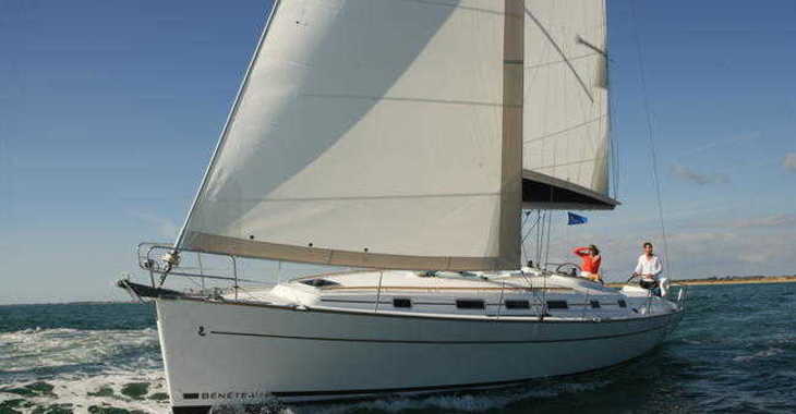 Rent a sailboat in Port Mahon - Beneteau Cyclades 43