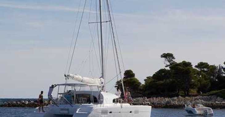 Rent a catamaran in Motril - Lagoon 380