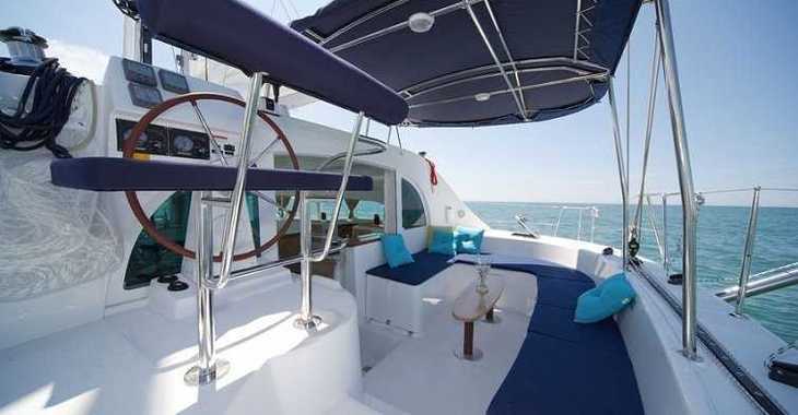 Rent a catamaran in Motril - Lagoon 380