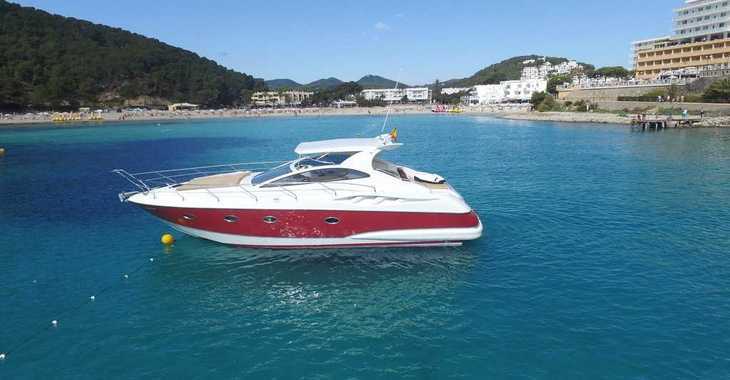 Chartern Sie yacht in Port of Santa Eulària  -  Astondoa 40 Open