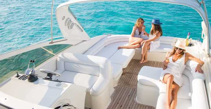 Chartern Sie yacht in Marina Ibiza - Princess V40