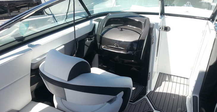 Rent a motorboat in Marina Ibiza - Monterey 278SS