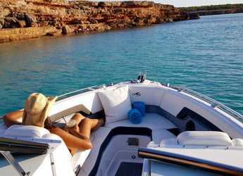 Rent a motorboat in Marina Ibiza - Monterey 278SS