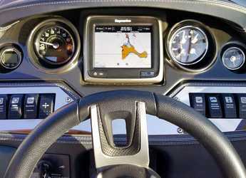 Rent a motorboat in Marina Ibiza - Monterey 278SS