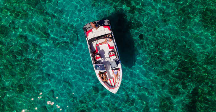 Chartern Sie motorboot in Marina Botafoch - Glastron GTS 225