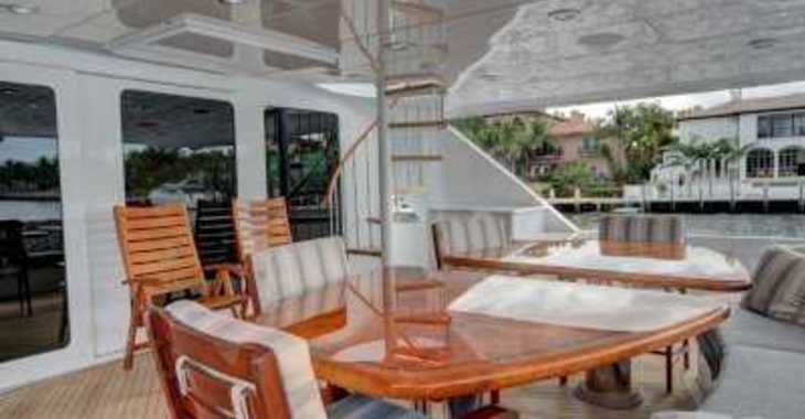Rent a yacht in Palm Cay Marina - HATTERAS
