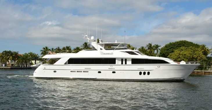 Chartern Sie yacht in Palm Cay Marina - HATTERAS