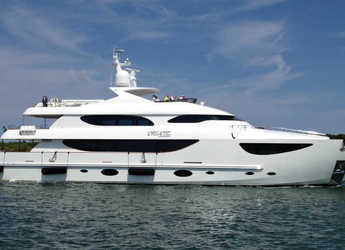 Rent a yacht in Palm Cay Marina - AZIMUT