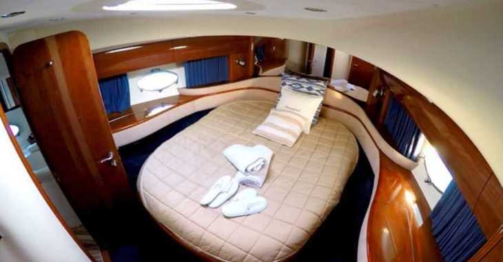 Chartern Sie yacht in Marina Ibiza - Princess V65