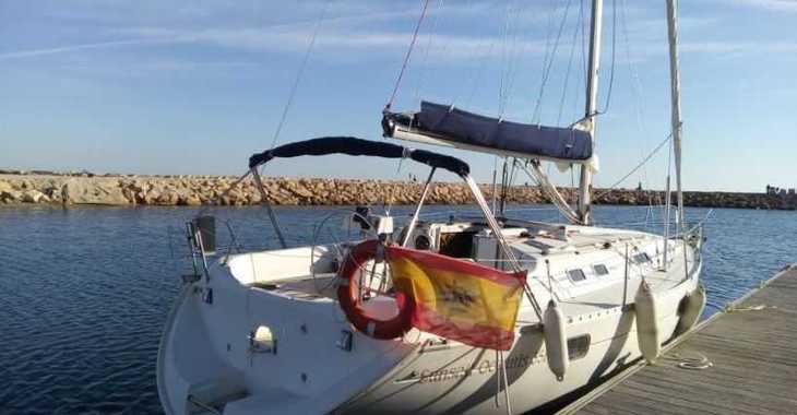Rent a sailboat in Club Naútico de Oliva - Beneteau Oceanis 351 (July and August - Friday to Friday)