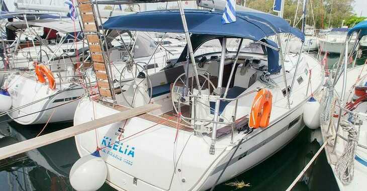 Rent a sailboat in Alimos Marina - Bavaria Cruiser 40