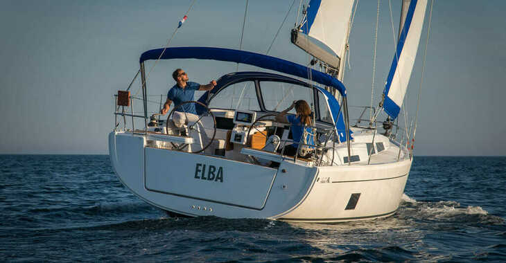Rent a sailboat in Veruda Marina - Hanse 418
