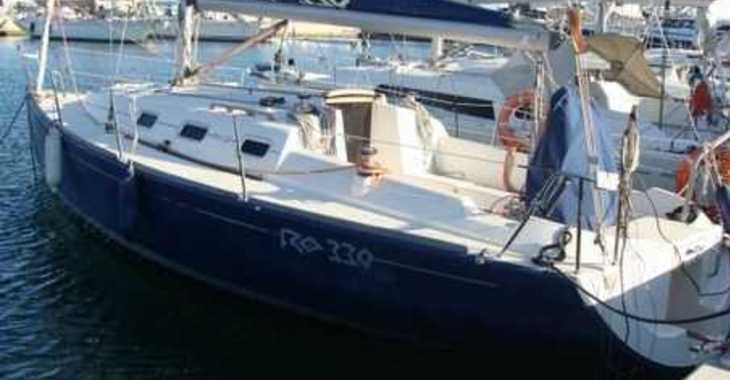 Rent a sailboat in Port Badalona - RO 330