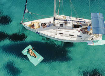 Rent a sailboat in Port Mahon - Dufour Grand Large 385