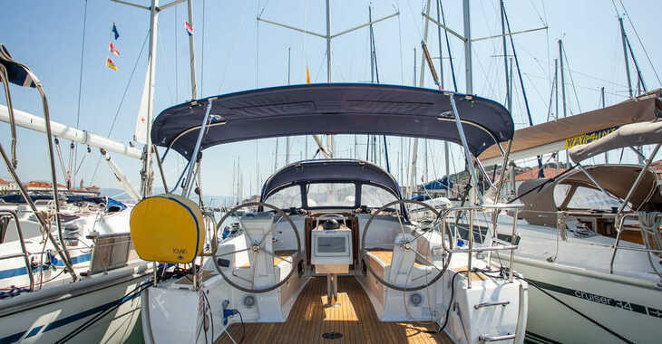 Rent a sailboat in Trogir (ACI marina) - Bavaria Cruiser 34