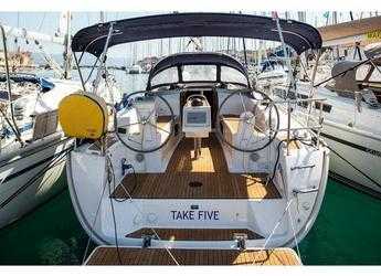 Rent a sailboat in Trogir ACI Marina - Bavaria Cruiser 34