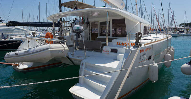 Rent a catamaran in Marina Split (ACI Marina) - Lagoon 400 S2