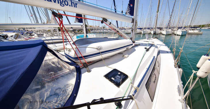 Rent a sailboat in Marina Sukosan (D-Marin Dalmacija) - Bavaria Cruiser 51