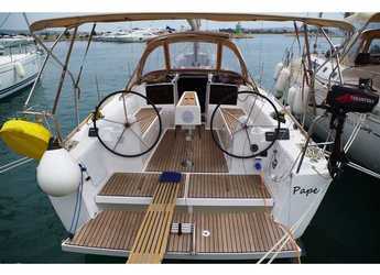Rent a sailboat in Marina Sukosan (D-Marin Dalmacija) - Dufour 350 GL