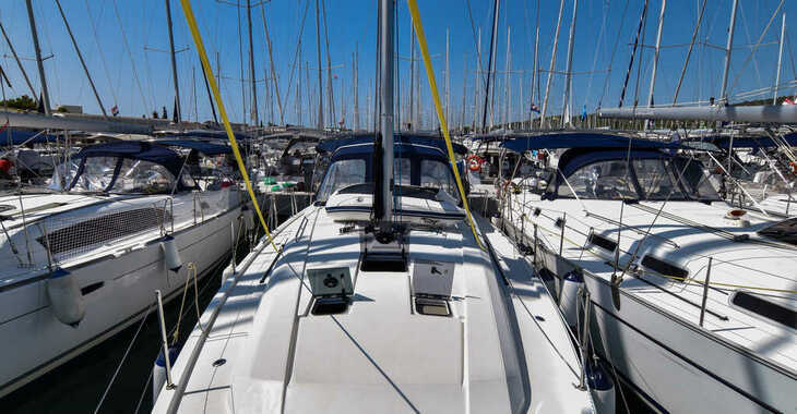 Rent a sailboat in Marina Sukosan (D-Marin Dalmacija) - Oceanis 41.1