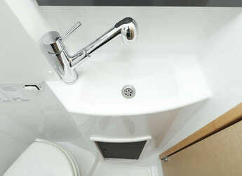 Noleggiare catamaran in Marina Tankerkomerc - Lipari 41