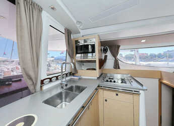 Noleggiare catamaran in Marina Tankerkomerc - Lipari 41