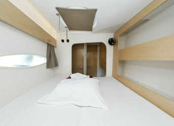 Noleggiare catamaran in Marina Tankerkomerc - Lipari 41