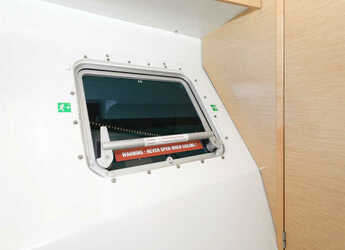 Noleggiare catamaran in Marina Tankerkomerc - Lipari 41