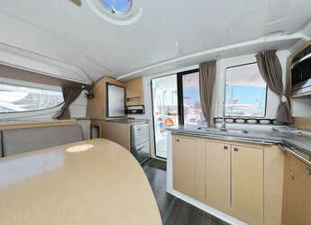 Noleggiare catamaran in Marina Tankerkomerc - Lipari 41