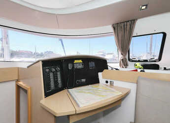 Noleggiare catamaran in Marina Tankerkomerc - Lipari 41