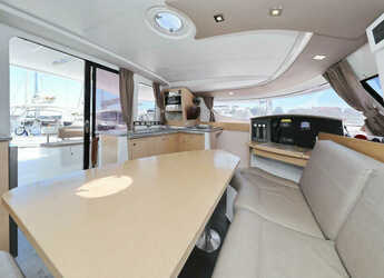 Noleggiare catamaran in Marina Tankerkomerc - Lipari 41