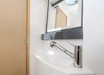 Noleggiare catamaran in Marina Tankerkomerc - Lipari 41