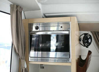 Noleggiare catamaran in Marina Tankerkomerc - Lipari 41